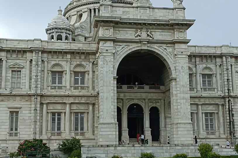 We visited Kolkata to explore its rich literary and cultural legacy.